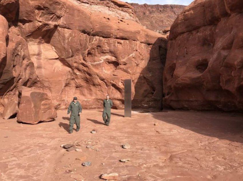 Monoliti misterioz zhduket nga shkretëtira në Utah dhe një i tillë shfaqet në Ballkan