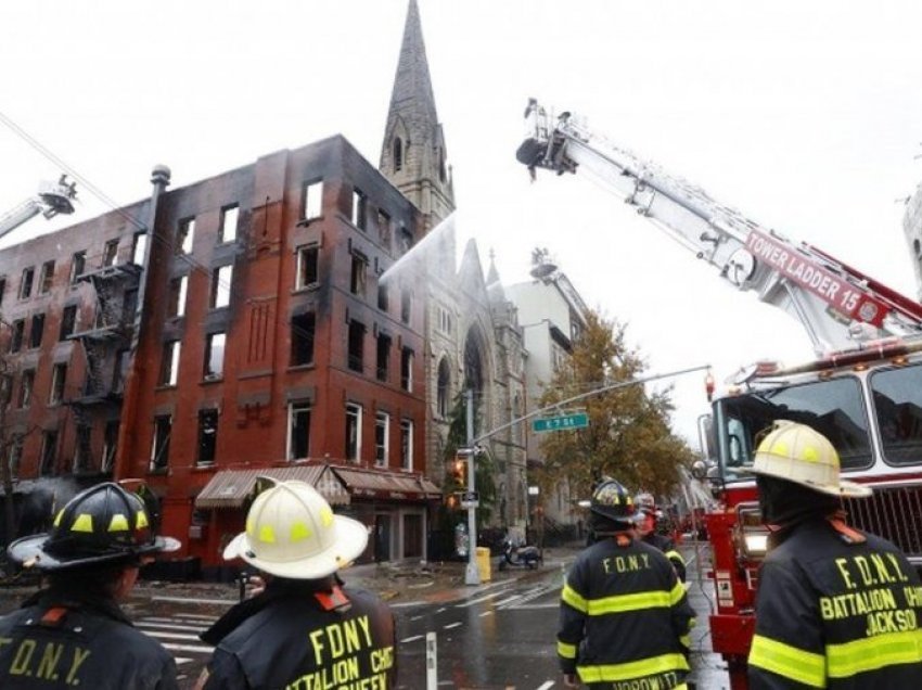 Kisha historike në New York pëson dëme nga shpërthimi i zjarrit
