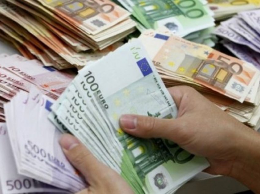 Rekord – Rreth 700 milionë euro hyjnë në Kosovë nga diaspora