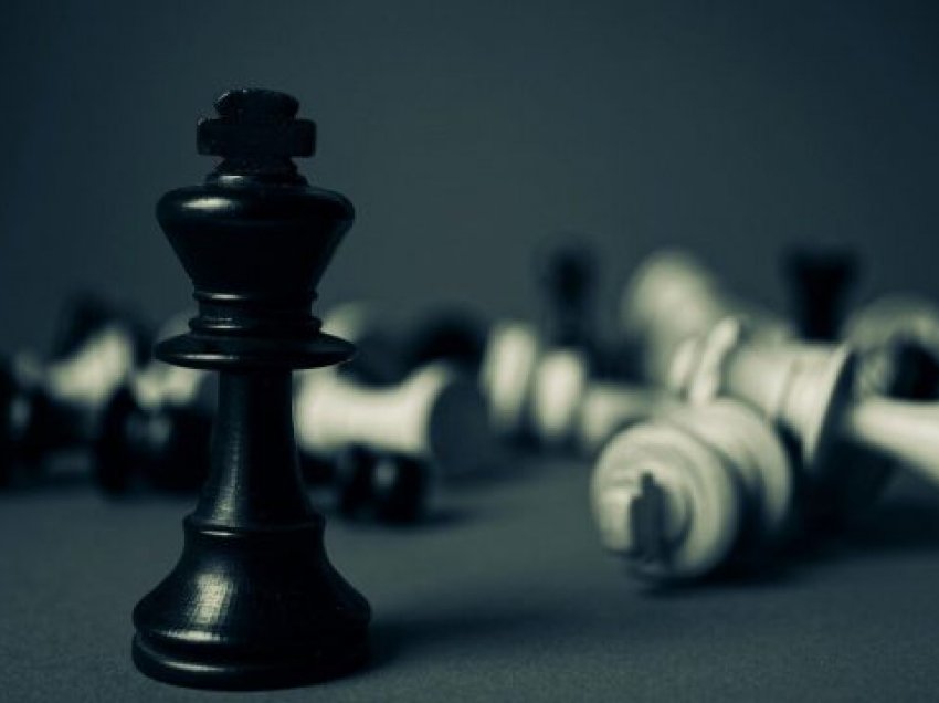 Përfitimet e lojës së shahut, nga kujtesa tek parandalimi i problemeve me trurin