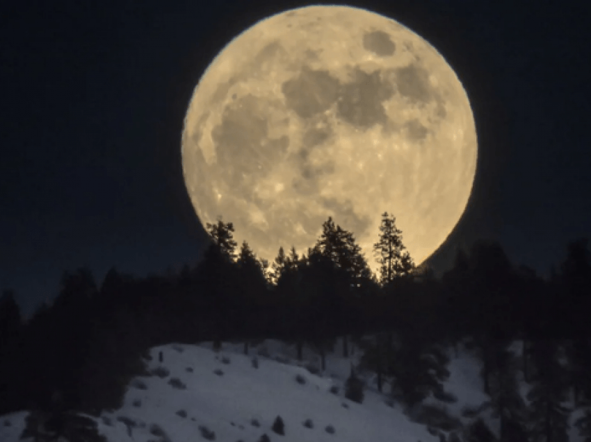 Sonte, sytë nga qielli! Hëna e Ftohtë zbulon sekretet dhe plotëson dëshirat