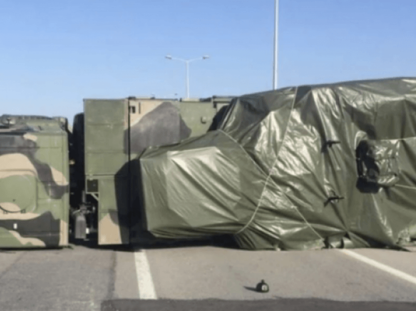 Dramë në Serbi, çfarë po ndodh me kamionët ushtarakë?