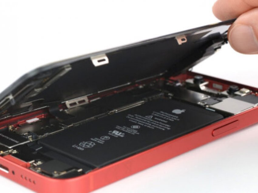 Heqja e karikuesve nga kutia e iPhone ka kursyer 861 mijë tonë mbetje