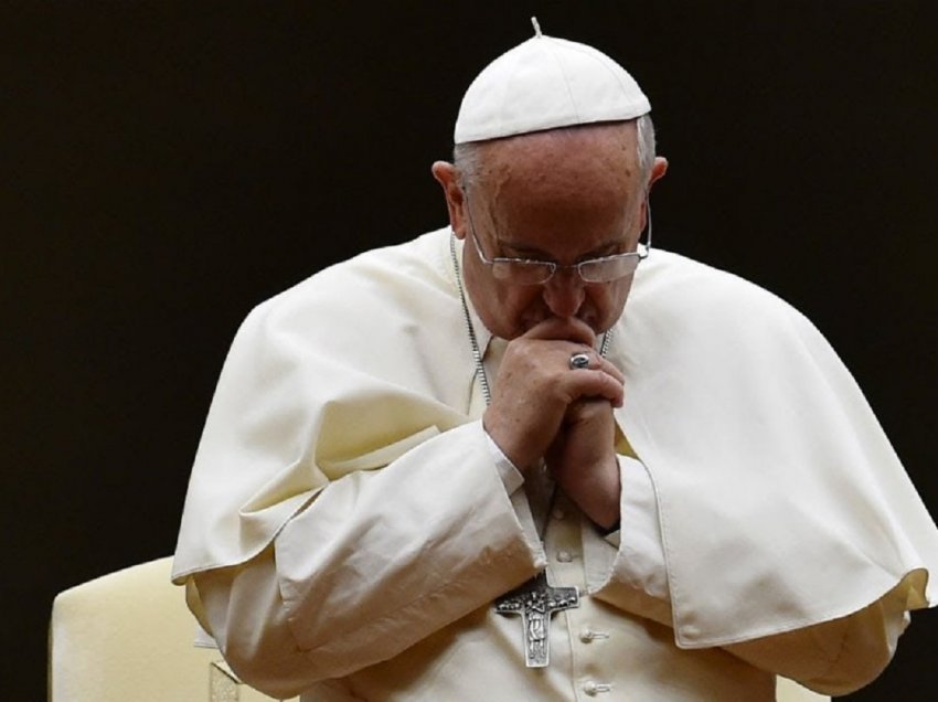Papa premton se do të vizitojë Libanin