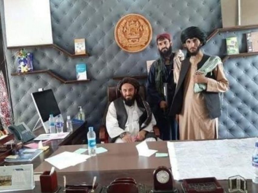 Talibanët uzurpojnë ulësen e presidentit të Afganistanit