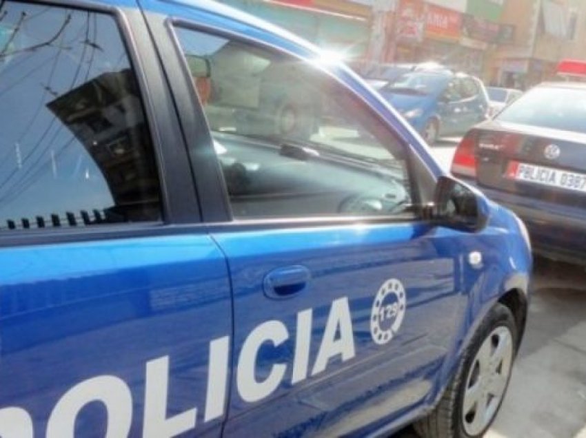 Ndalohet për kontroll rutinë, i gjendet kanabis në makinë, arrestohet 22-vjeçari në Durrës