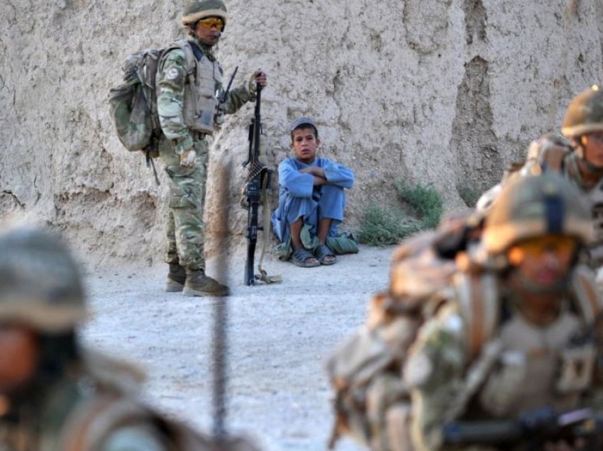 Sondazhi: Lufta në Afganistan jopopullore mes tërheqjes kaotike