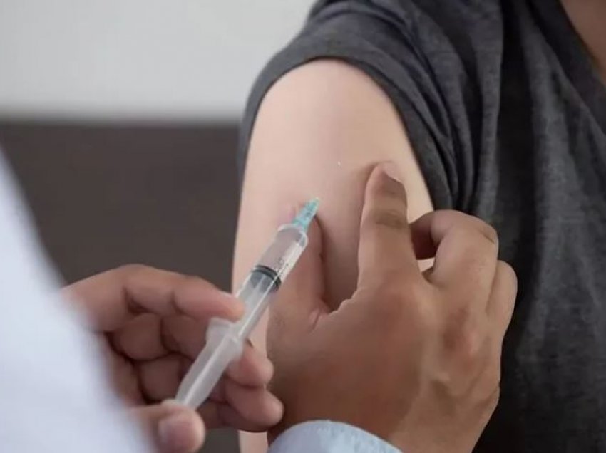 Edhe ky shtet lejon vaksinimin e të rinjve