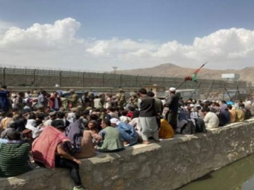 Mijëra afganë në pritje të largimit