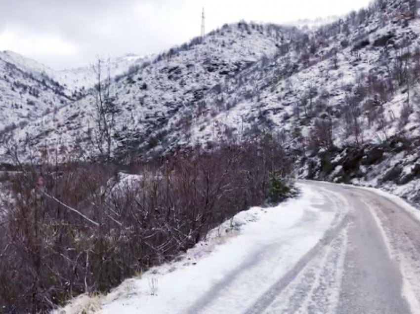 Rikthehen reshjet e borës në Bulqizë, temperaturat do jenë disa gradë nën zero