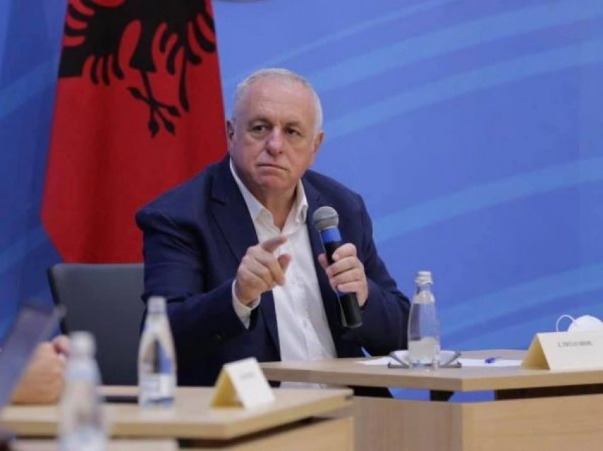 Kuvendi i 18 dhjetorit/ Tritan Shehu: Fals! Vetëm 51 delegatë të Gjirokastrës morën pjesë, nuk mund të luhet me demokratët