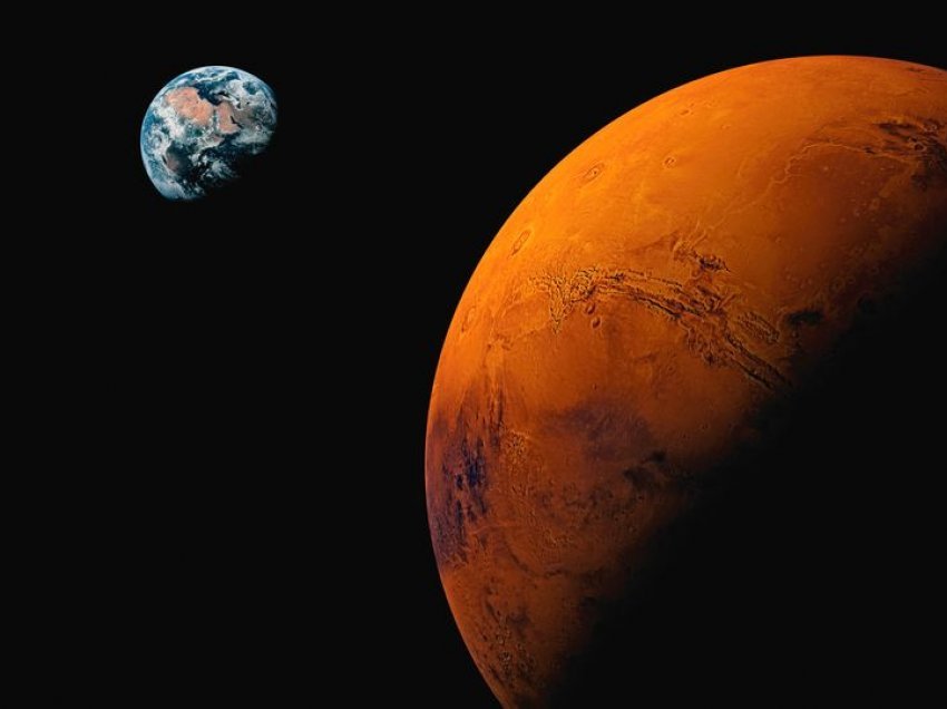 Jeta aliene mund të jetë e fshehur disa centimetra nën sipërfaqe të Marsit, thonë shkencëtarët