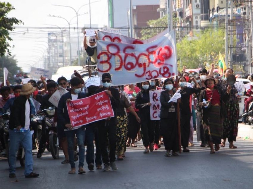 Udhëheqësi ushtarak i Mianmarit: Junta do të mbajë zgjedhje të reja
