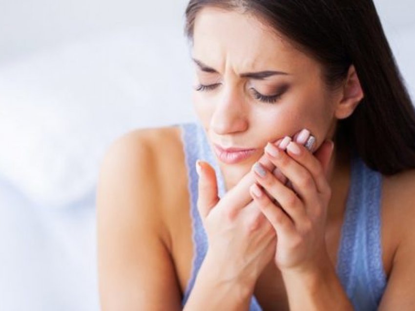 5 dhimbje të çuditshme që mund t’i ngatërroni me dhimbjen e dhëmbëve