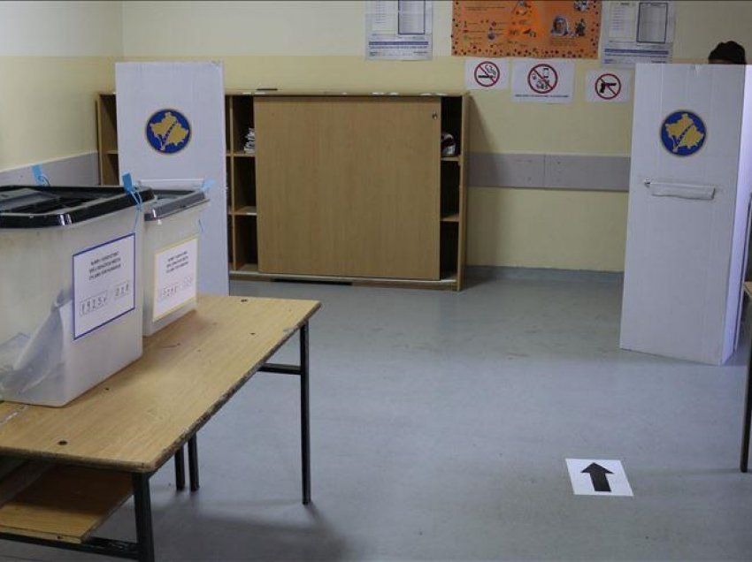 Hapet me 30 minuta me vonesë qendra më e madhe e votimit në Gjakovë 