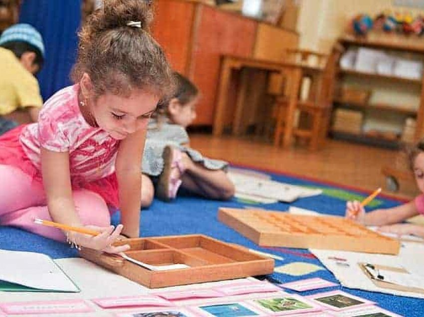 19 udhëzime të shëndetshme të Maria Montessorit për t’u bërë prindër më të mirë