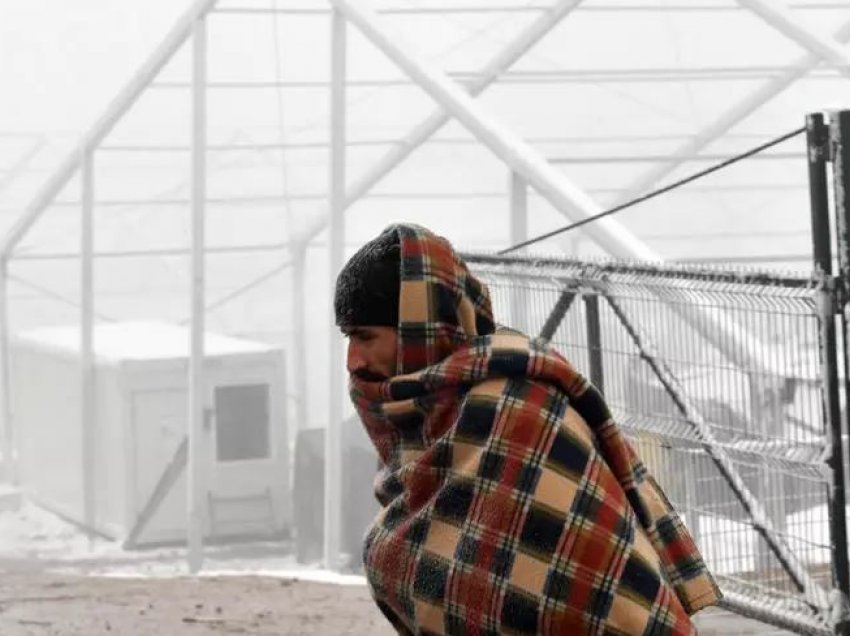 Dëbora bllokon refugjatet në Bosnjë