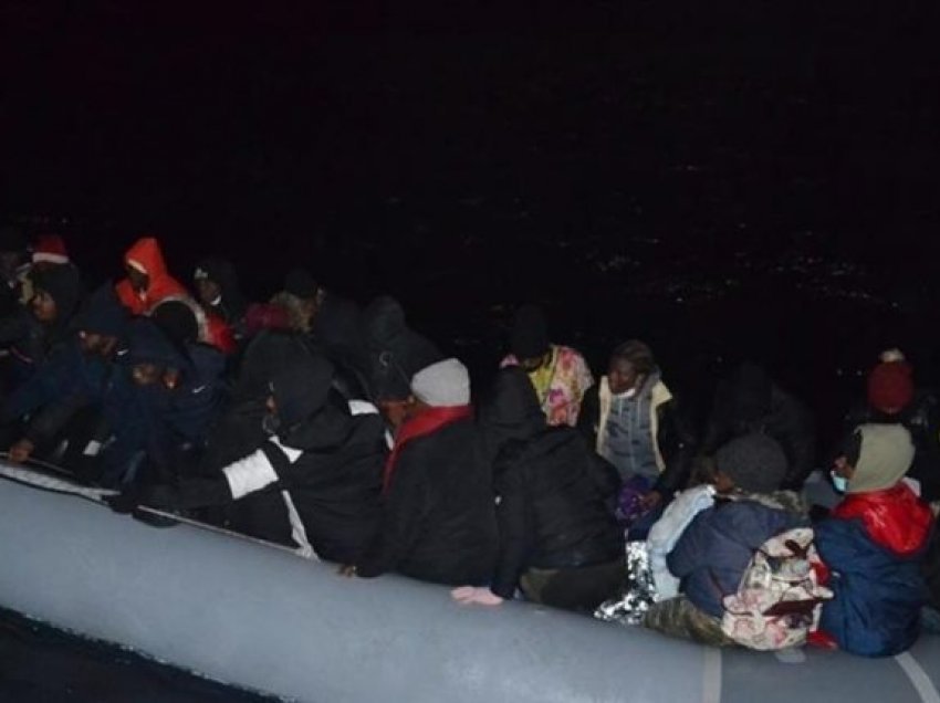 Turqia shpëton 48 azilkërkues në Detin Egje