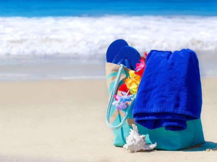 Ja se si ta paketosh çantën e plazhit