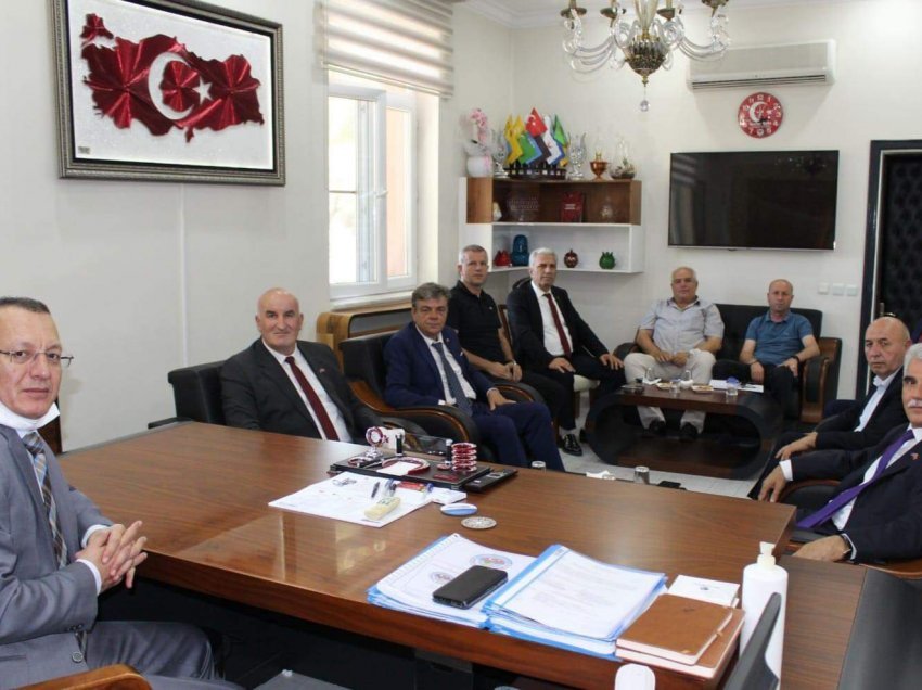 Kryetari Haliti u mirëprit nga guvernatori i rrethit te Turgutlusë