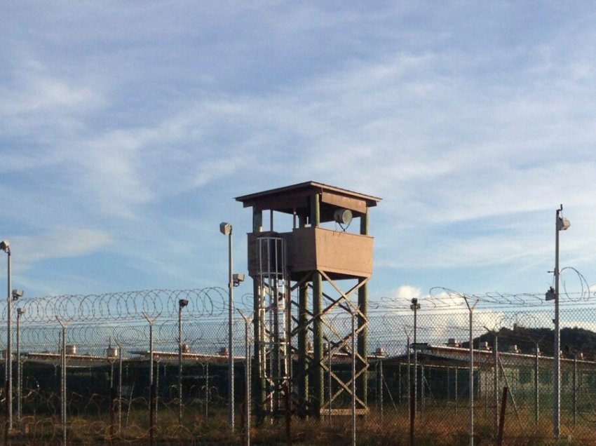 I burgosuri nga Guantanamo trasnferohet në Marok