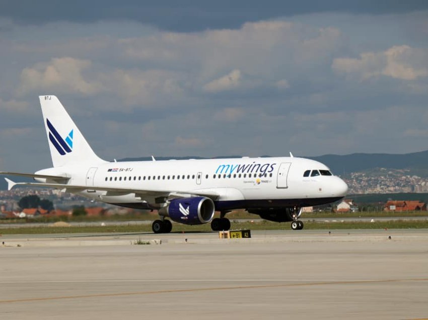 Aeroplani i quajtur “Nëna Terezë” në Aeroportin e Prishtinës