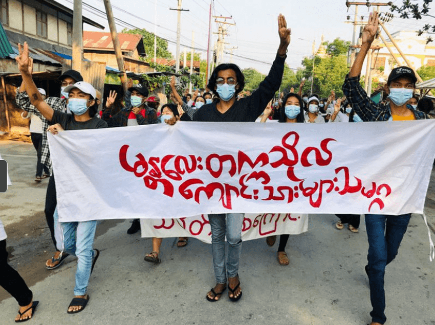 Bojkoti dhe bombardimet prishin vitin e ri shkollor të Mianmarit