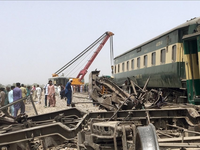 Pakistan, rritet në 62 numri i të vdekurve në aksidentin hekurudhor