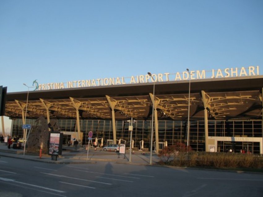 ​Prezantoi dokumentin e falsifikuar, arrestohet në Aeroportin e Prishtinës