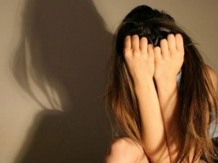 Akuzohet për ngacmim seksual të një 14-vjeçareje, arrestohet 61-vjeçari në Kavajë