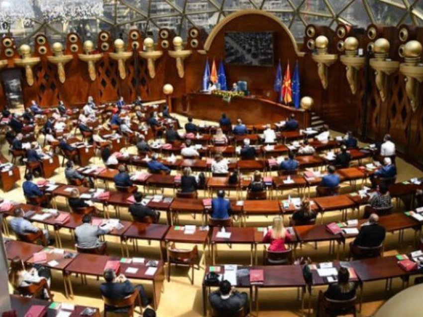 Pas një muaji, Kuvendi i Maqedonisë së Veriut i rikthehet punës