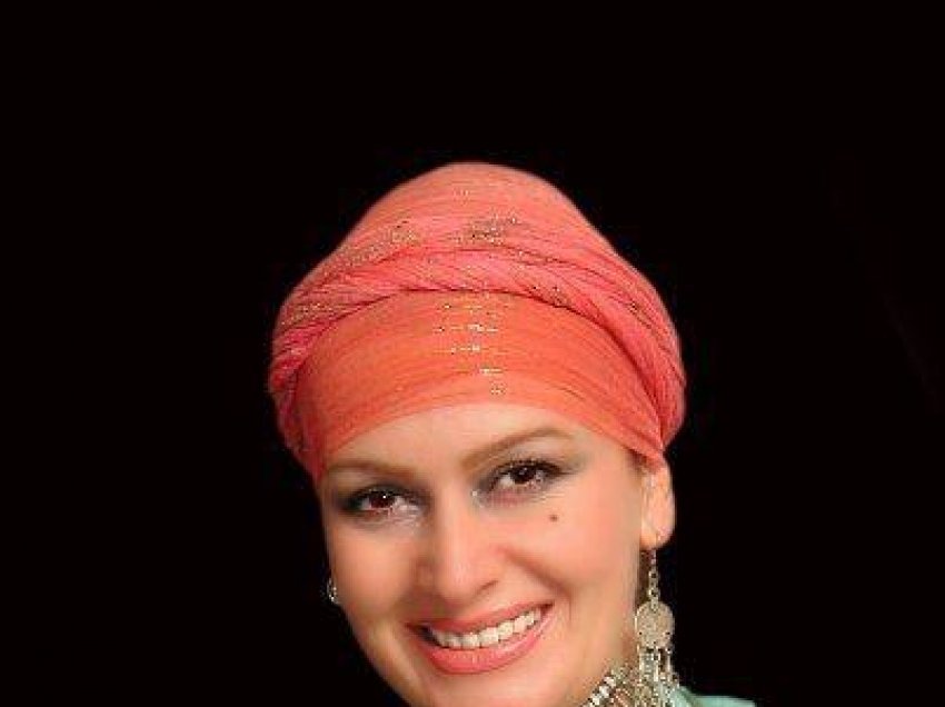 Flet këngëtarja çame Enkelejda Arifi: Këndoj dhe besoj se Çamëria do marrë atë që meriton