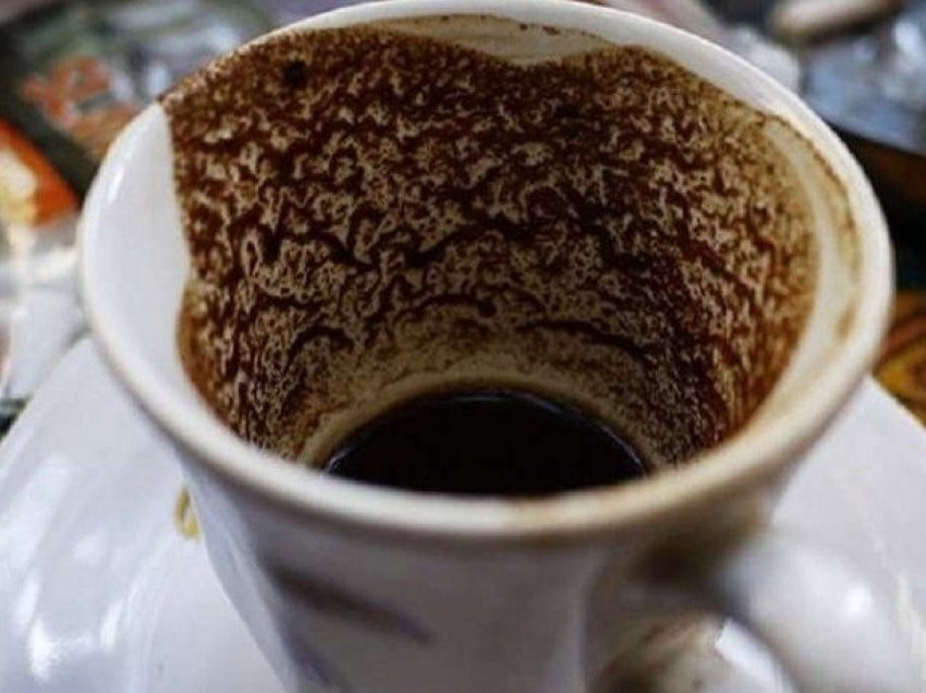 Mësoni si të shikoni filxhanin e kafesë turke!