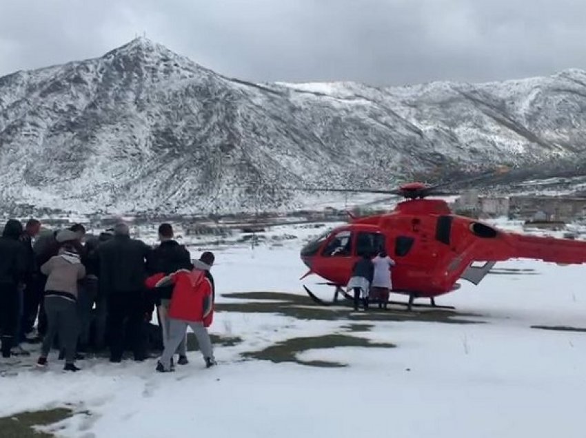Minatori plagoset rëndë në minierën e Bulqizës! Momentet kur qytetarët e mbajnë drejt helikopterit e në mes të dëborës
