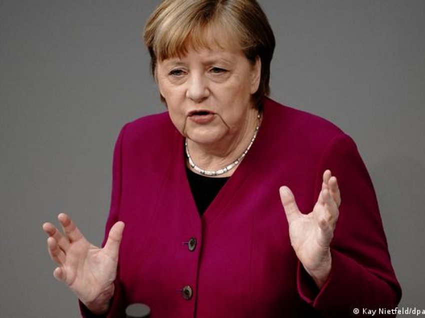 Merkel në Bundestag kërkon prodhim europian të vaksinës