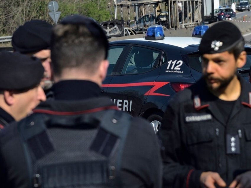 Një oficer italian kapet duke i shitur sekrete Rusisë