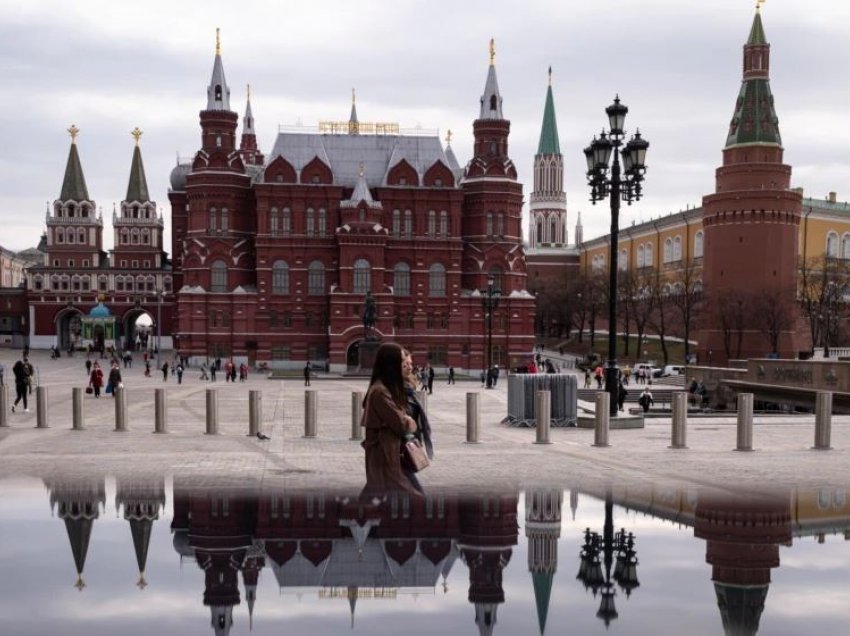 VOA / Rusia u ndalon hyrjen tetë qytetarëve të BE-së, si kundërpërgjigje ndaj sanksioneve