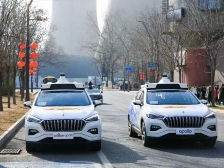 Kina lanson taksitë e parë në botë pa shofer