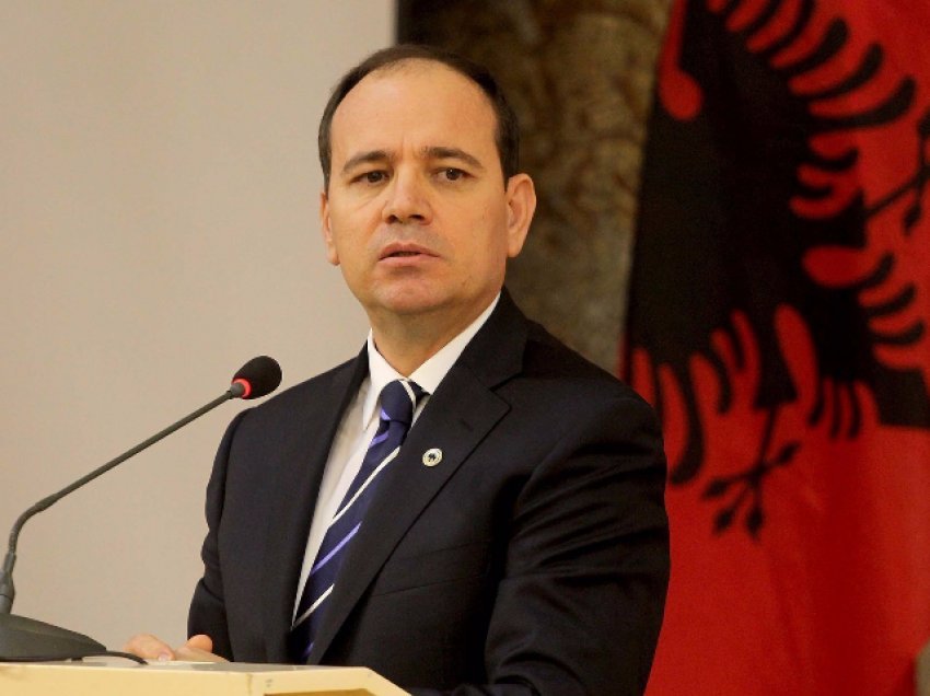 Nishani: Nëse Shqipëria tenton të zëvendësojë autoritetet e Kosovës në dialog, i shërben Serbisë