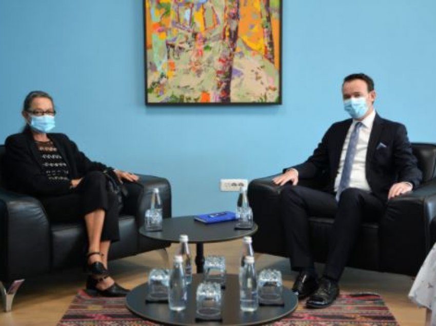 Ministri Peci pret në takim koordinatoren e Kombeve të Bashkuara në Kosovë, Ulrika Richardson 