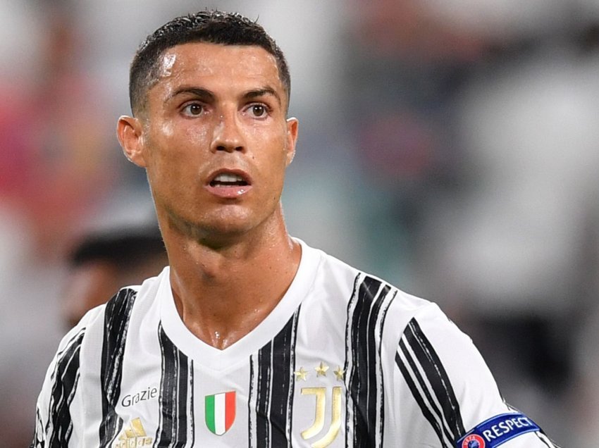 Cristiano Ronaldo vendos rekordin e ri në futboll