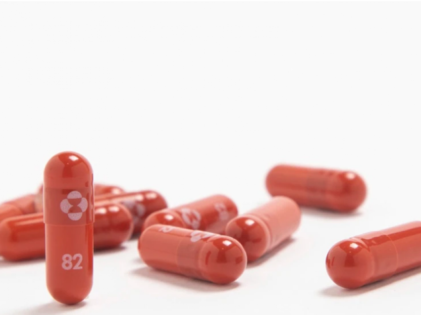 Ka përgjysmuar rrezikun e vdekjes nga Covid-19, zbulohet sa kushton pilula Mulnopiravir