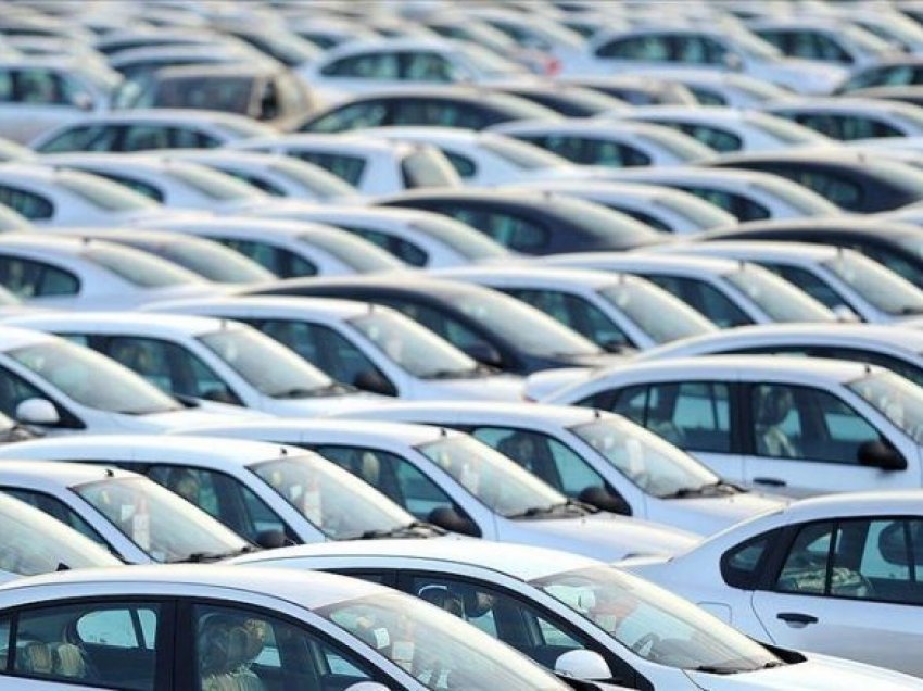 Numri i automjeteve të regjistruara në Kinë pritet të kalojë mbi 300 milionë, deri në fund të 2021