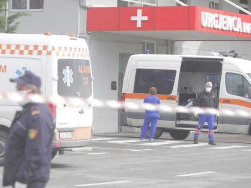 Situatë e rënduar në dy spitalet Covid, numri i viktimave 2.5 herë më i lartë se një vit më parë
