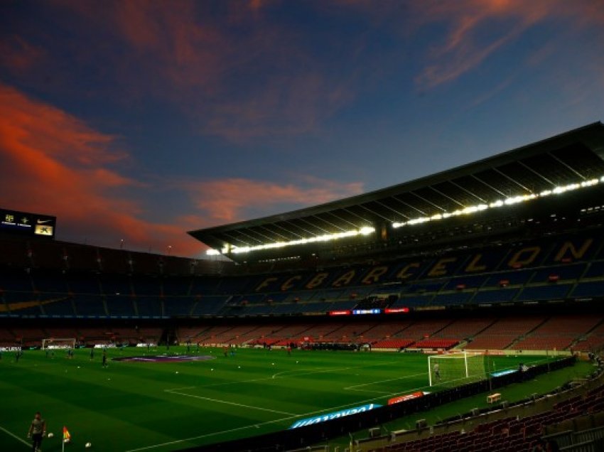 Barcelona fillon rinovimin e stadiumit
