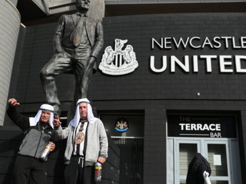 Tre trajnerë të njohur refuzojnë stolin e Newcastle