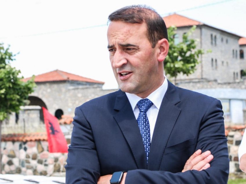 Haziri reagon ndaj Daut Haradinajt: Kërkon rehabilitimin e vrasëseve të...