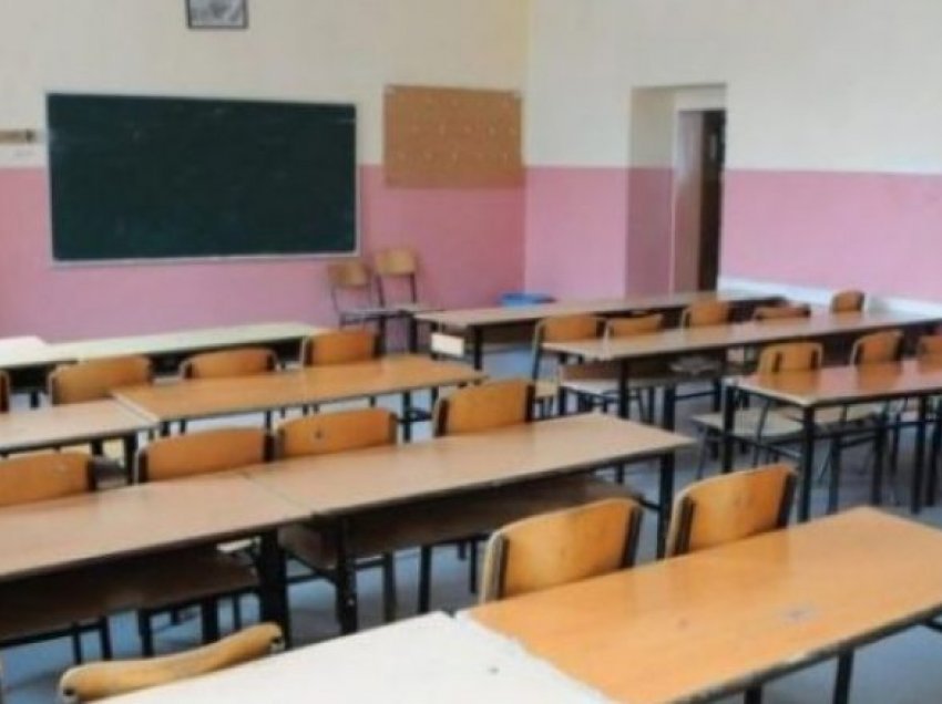 Një nxënës rezultoi pozitiv me koronavirus në Kërçovë, por klasa nuk izolohet