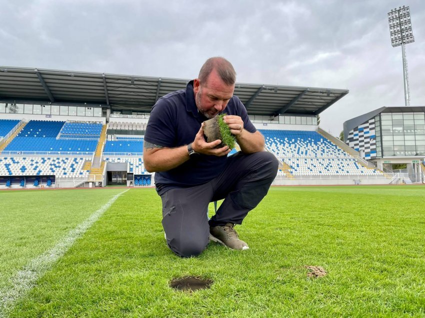 Eksperti britanik inspektoi fushën e stadiumit “Fadil Vokrri” në Prishtinë, ka këtë vërejtje...