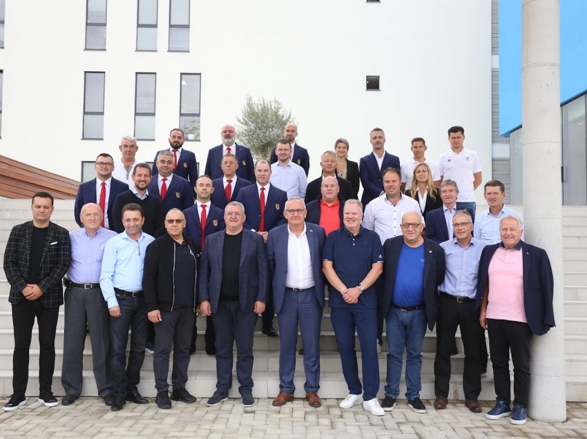 Komiteti “HatTrick” i UEFA-s mblidhet në Tiranë